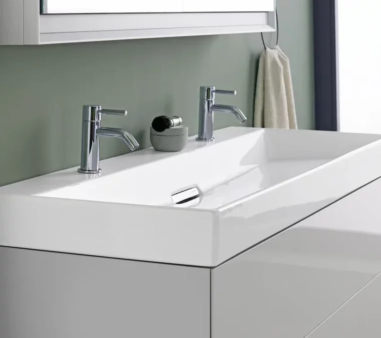 Meuble de salle de bain suspendu Geberit ONE à Genève